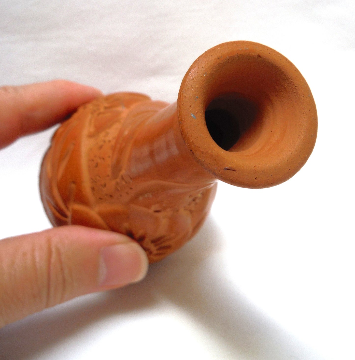 CUBAN TERRACOTTA RED CLAY FLORAL AND LEAF DESIGN VASE: Dated 1998 and Signed by Artist Miriam