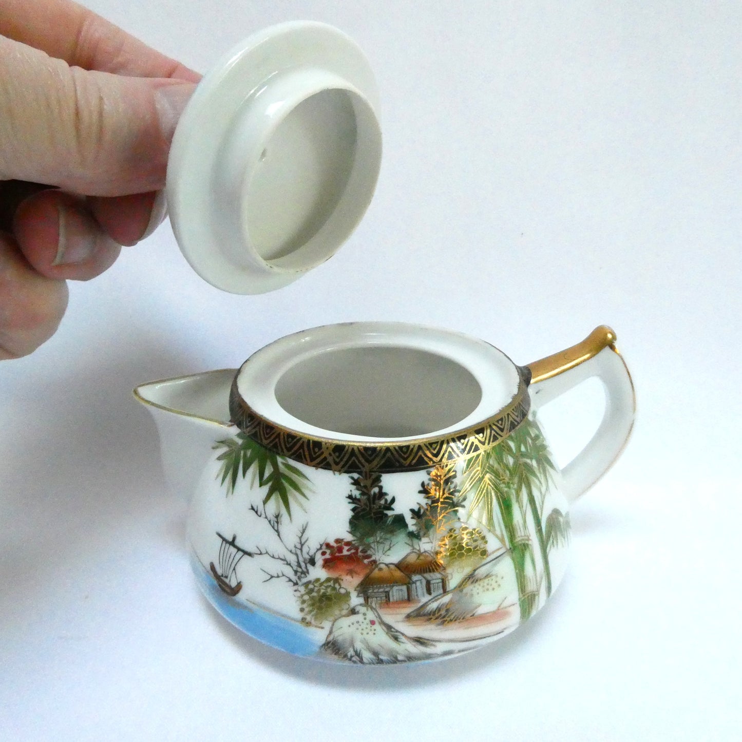 Vintage Hand-Painted Japanese Kutani ware 6-Piece Teapot, Teacups and Saucers in the Landscape and Bamboo Motif