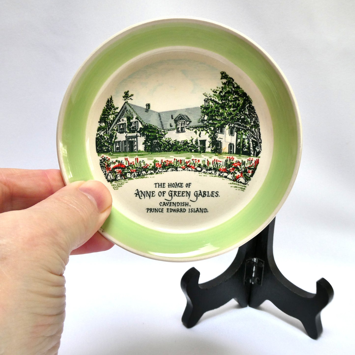 Vintage MINIATURE WADE SOUVENIR PLATE, Featuring the Green Gables House in Cavendish, Prince Edward Island
