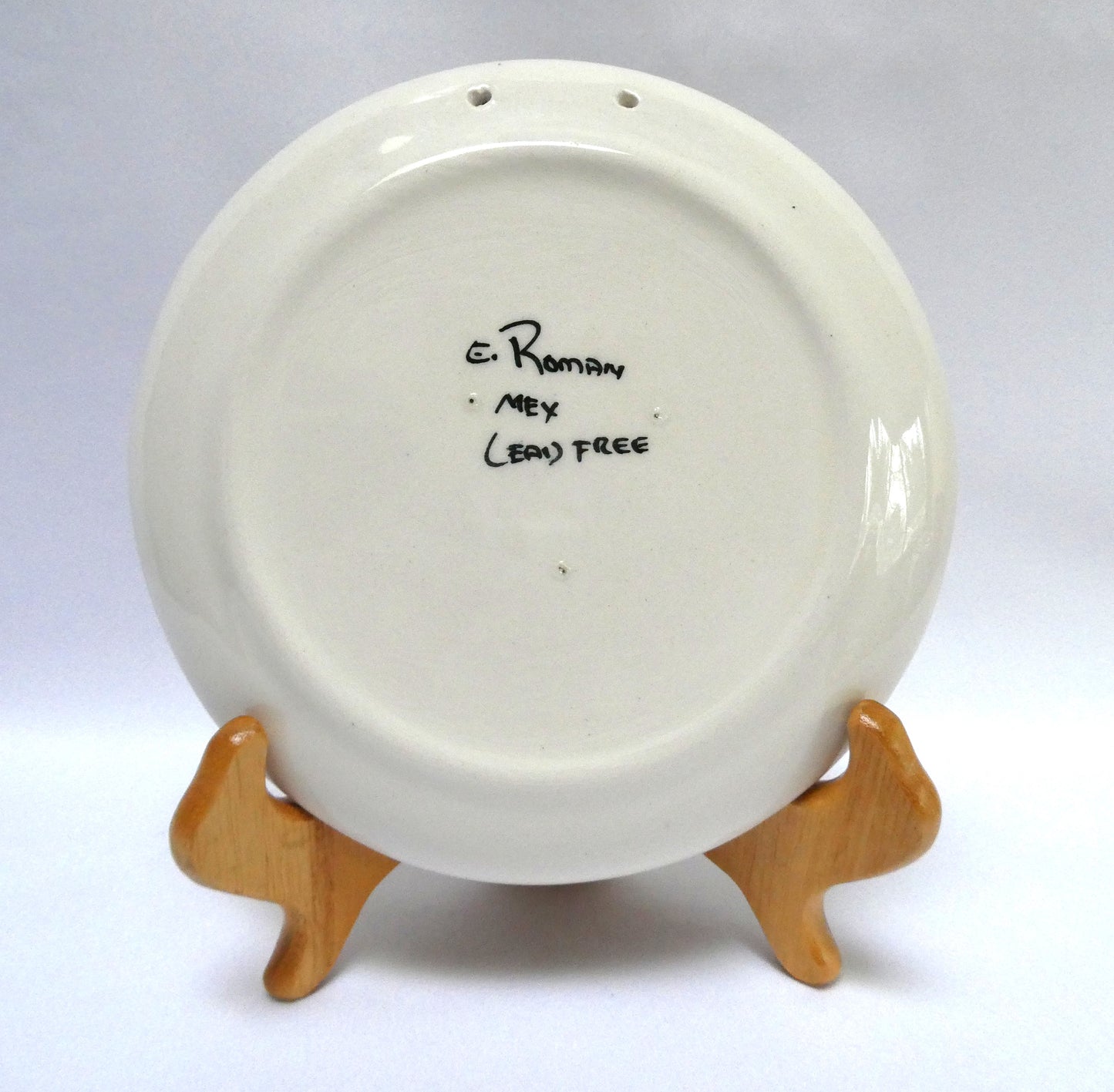 HAND-PAINTED PAIR OF VINTAGE MEXICAN FESTIVE FOLK ART CERAMIC PLATES, Created by the Artist Jesús Román Diego