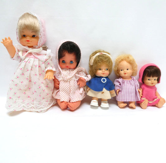 Vintage Set of FIVE FULLY-DRESSED DOLLS FROM AROUND THE WORLD: Hong Kong, Italy, USA, and more!