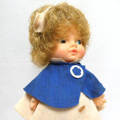 Vintage Set of FIVE FULLY-DRESSED DOLLS FROM AROUND THE WORLD: Hong Kong, Italy, USA, and more!
