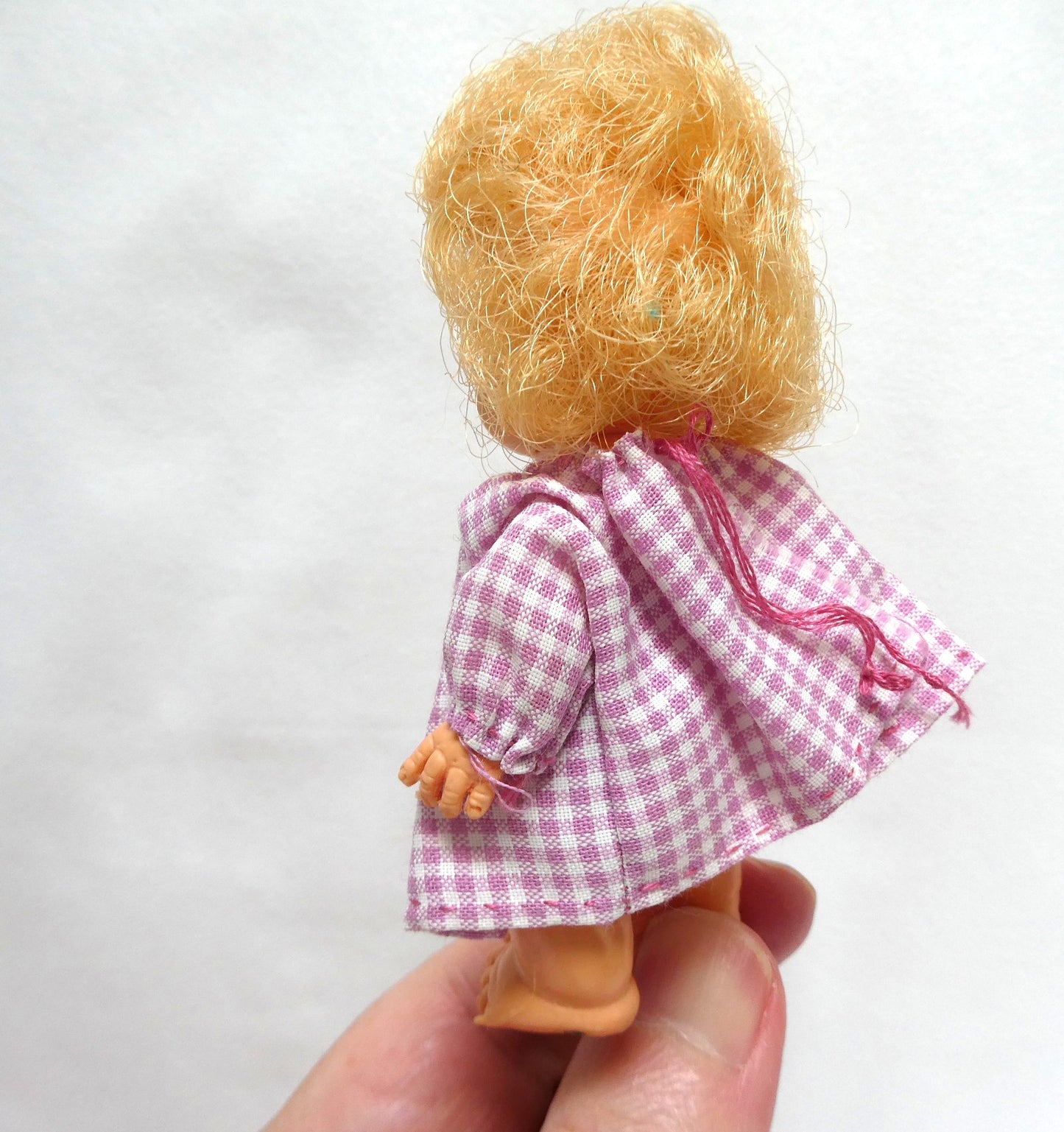 Vintage Set of FIVE FULLY-DRESSED DOLLS FROM AROUND THE WORLD: Hong Kong, Italy, USA, and more!