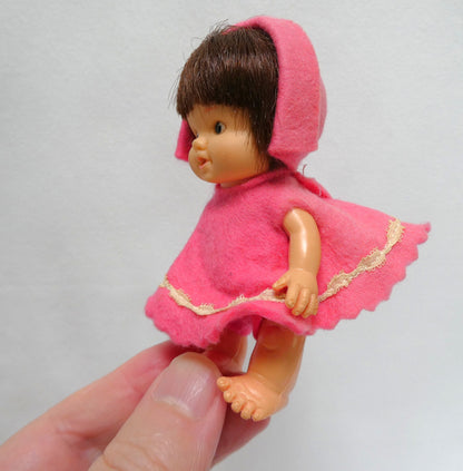 Vintage Set of FIVE FULLY-DRESSED DOLLS FROM AROUND THE WORLD: Hong Kong, Italy, USA, and more!