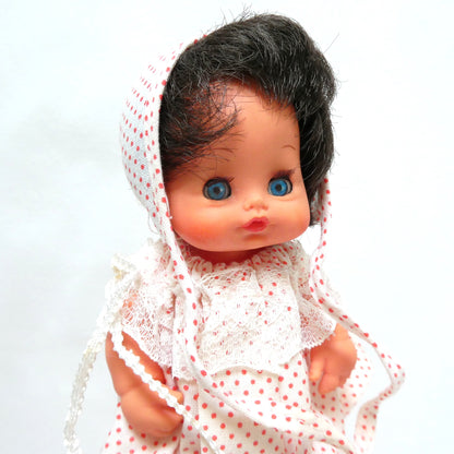 Vintage Set of FIVE FULLY-DRESSED DOLLS FROM AROUND THE WORLD: Hong Kong, Italy, USA, and more!