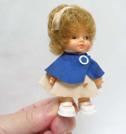 Vintage Set of FIVE FULLY-DRESSED DOLLS FROM AROUND THE WORLD: Hong Kong, Italy, USA, and more!