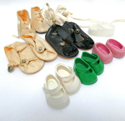 VINTAGE DOLL DRESS SHOES (LOT #2) Seven Pairs in Multiple Colours Including GINNY Doll Shoes.