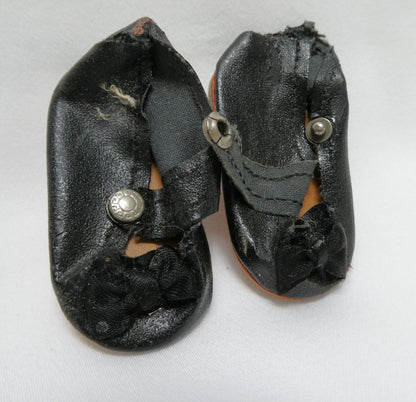 VINTAGE DOLL DRESS SHOES (LOT #2) Seven Pairs in Multiple Colours Including GINNY Doll Shoes.