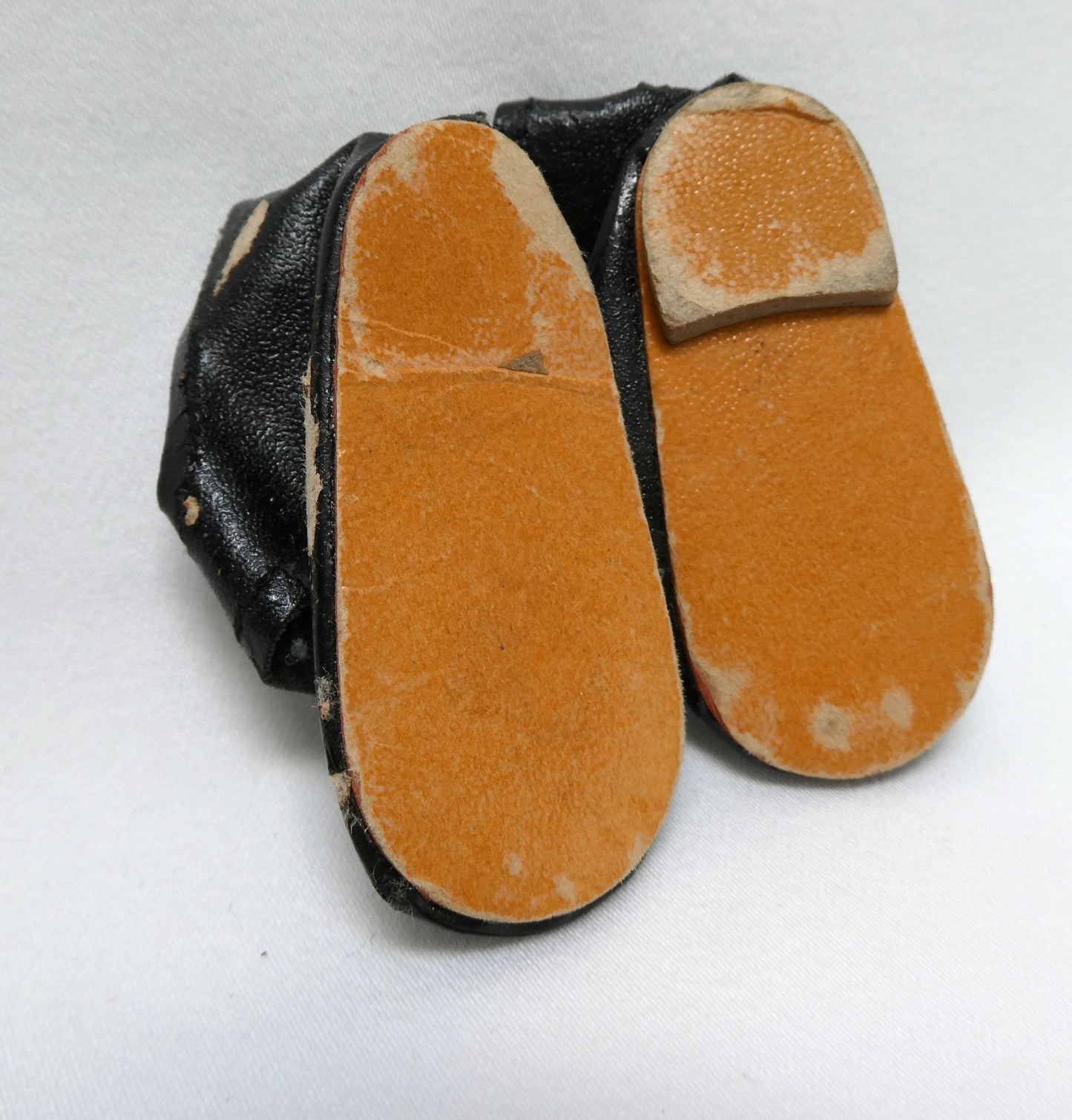 VINTAGE DOLL DRESS SHOES (LOT #2) Seven Pairs in Multiple Colours Including GINNY Doll Shoes.