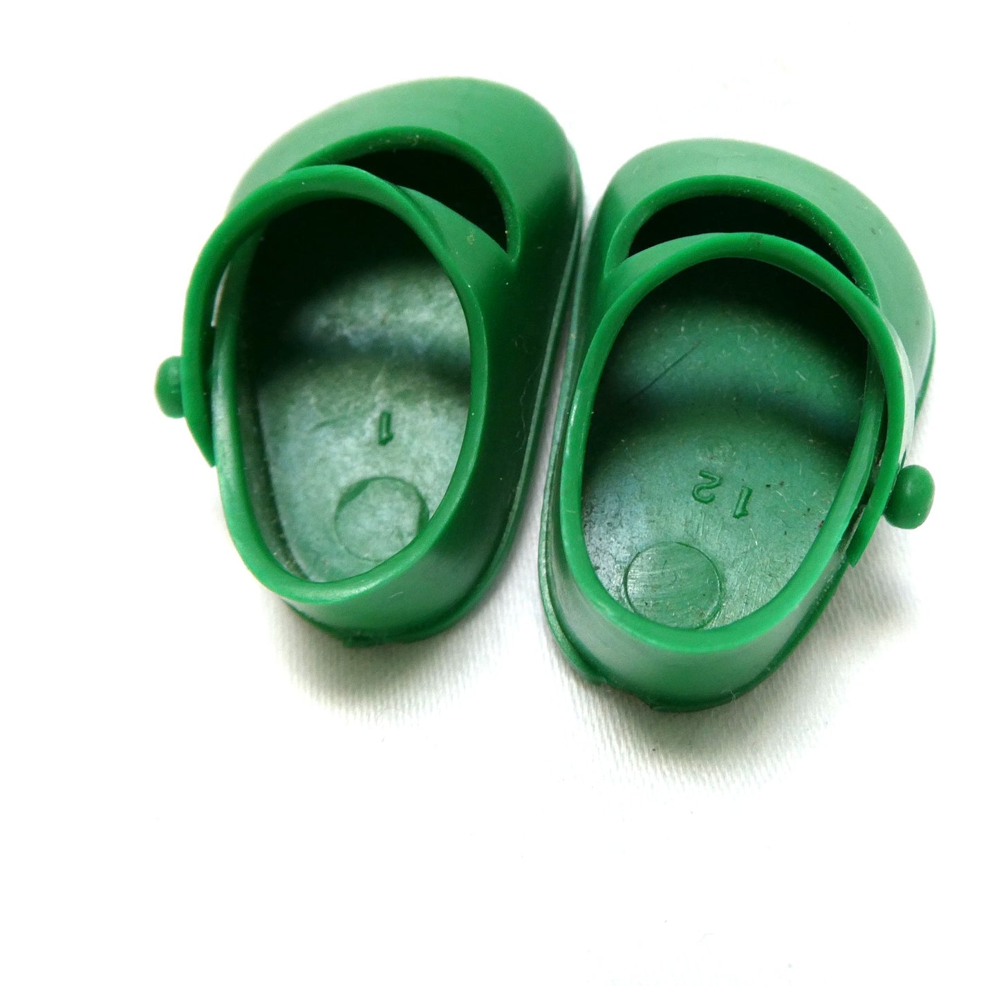 VINTAGE DOLL DRESS SHOES (LOT #2) Seven Pairs in Multiple Colours Including GINNY Doll Shoes.