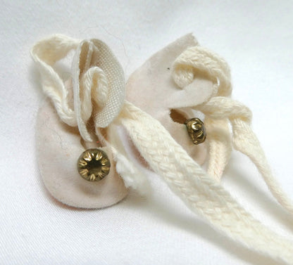 VINTAGE DOLL DRESS SHOES (LOT #2) Seven Pairs in Multiple Colours Including GINNY Doll Shoes.
