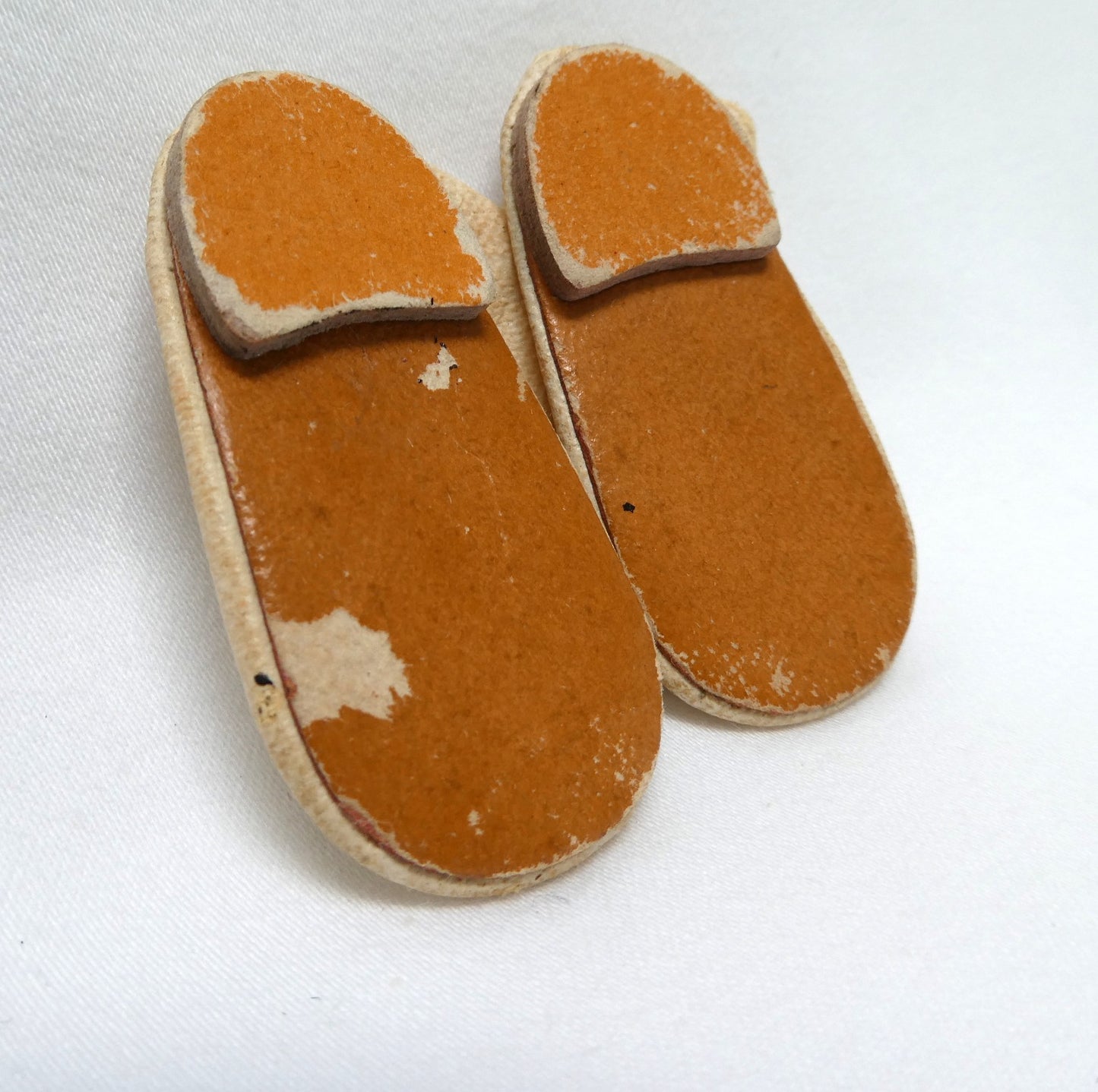 VINTAGE DOLL DRESS SHOES (LOT #2) Seven Pairs in Multiple Colours Including GINNY Doll Shoes.
