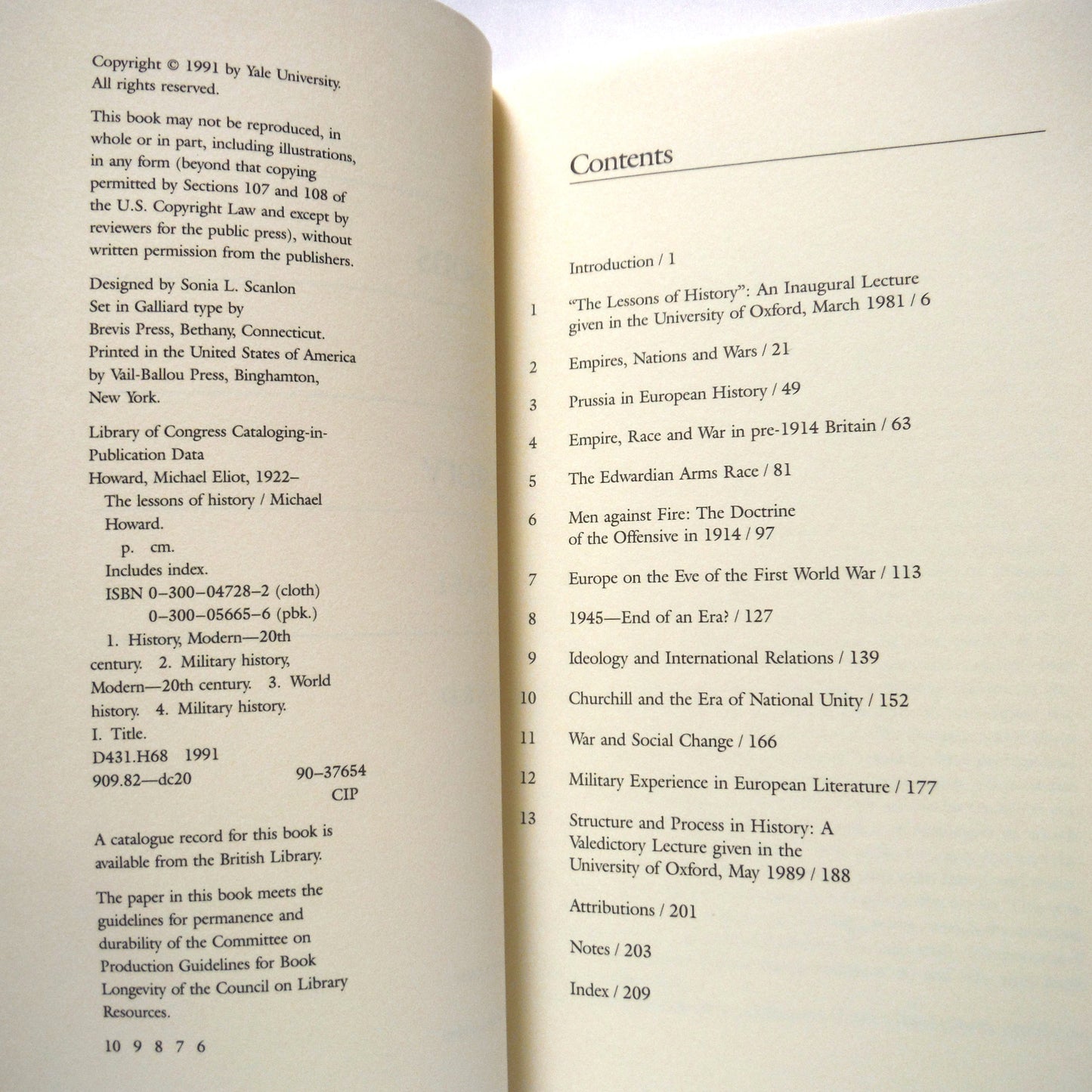THE LESSONS OF HISTORY, by Michael Howard (1991 1st Ed.)