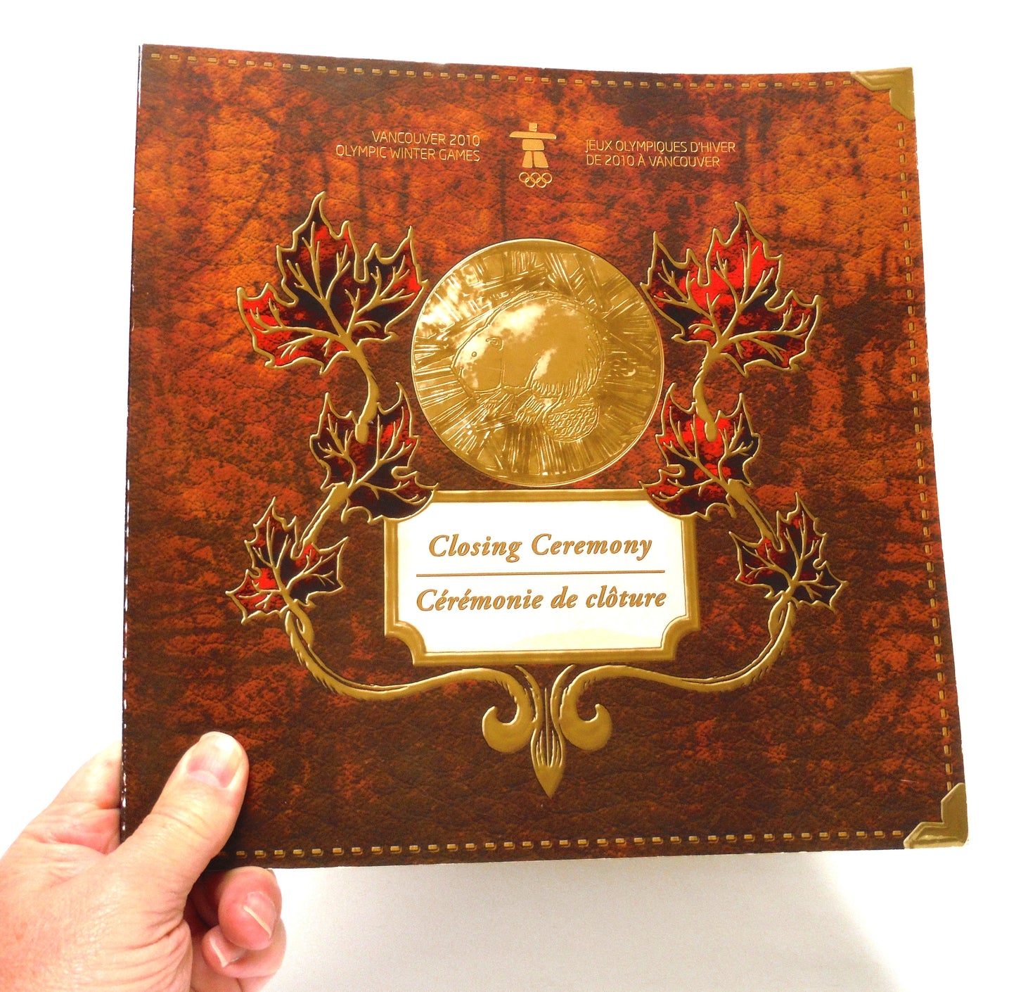 Vancouver 2010 Olympic XXI Winter Games Souvenir CLOSING CEREMONY - CEREMONIE DE CLOTURE Official  Book