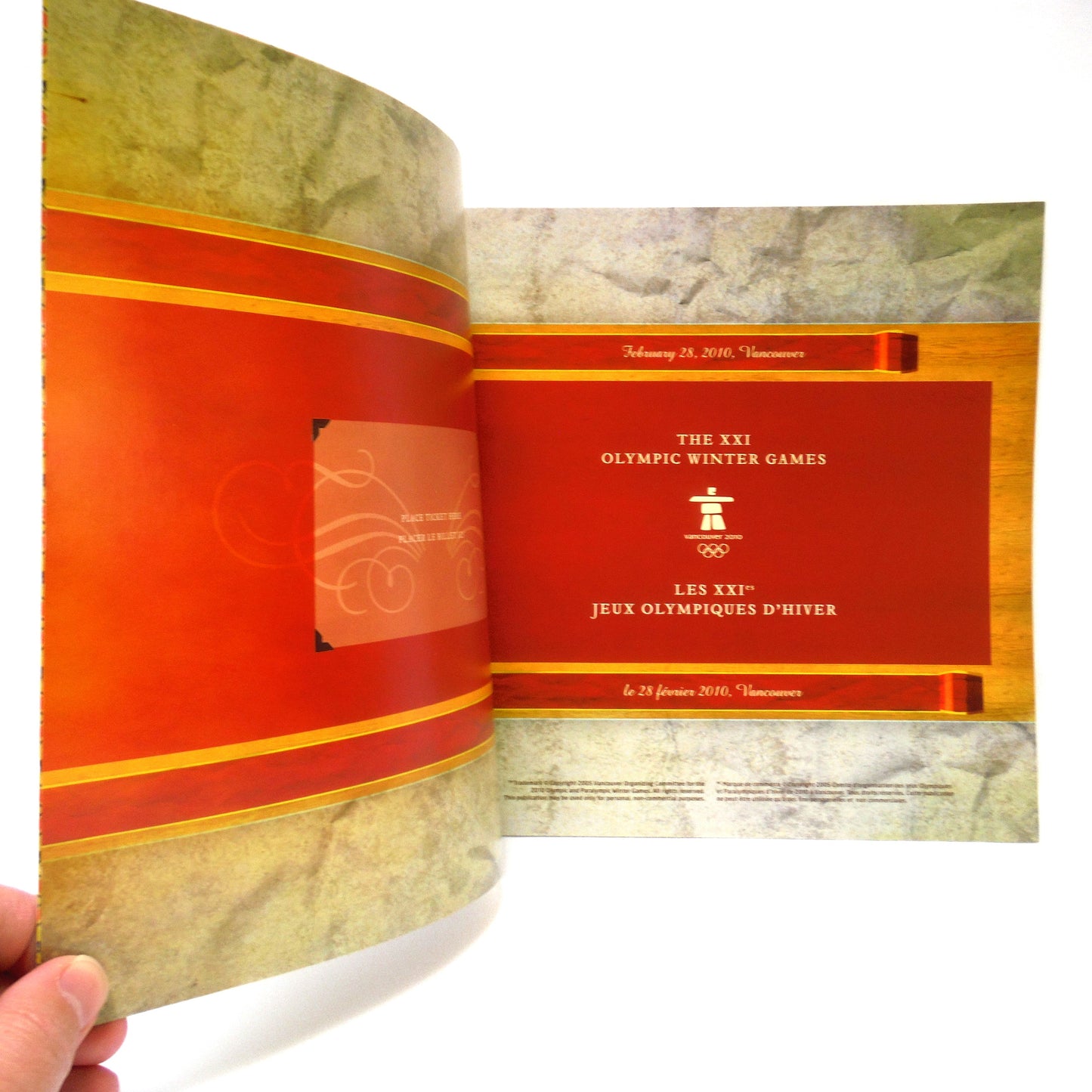 Vancouver 2010 Olympic XXI Winter Games Souvenir CLOSING CEREMONY - CEREMONIE DE CLOTURE Official  Book