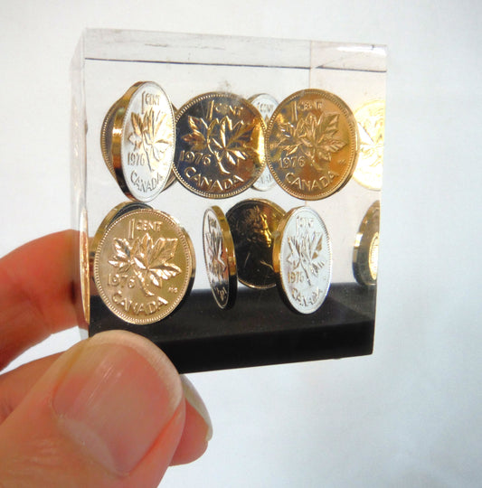 1976 Canadian Pennies: Vintage Clear Acrylic Lucite Souvenir Block Paperweight of TEN COINS!