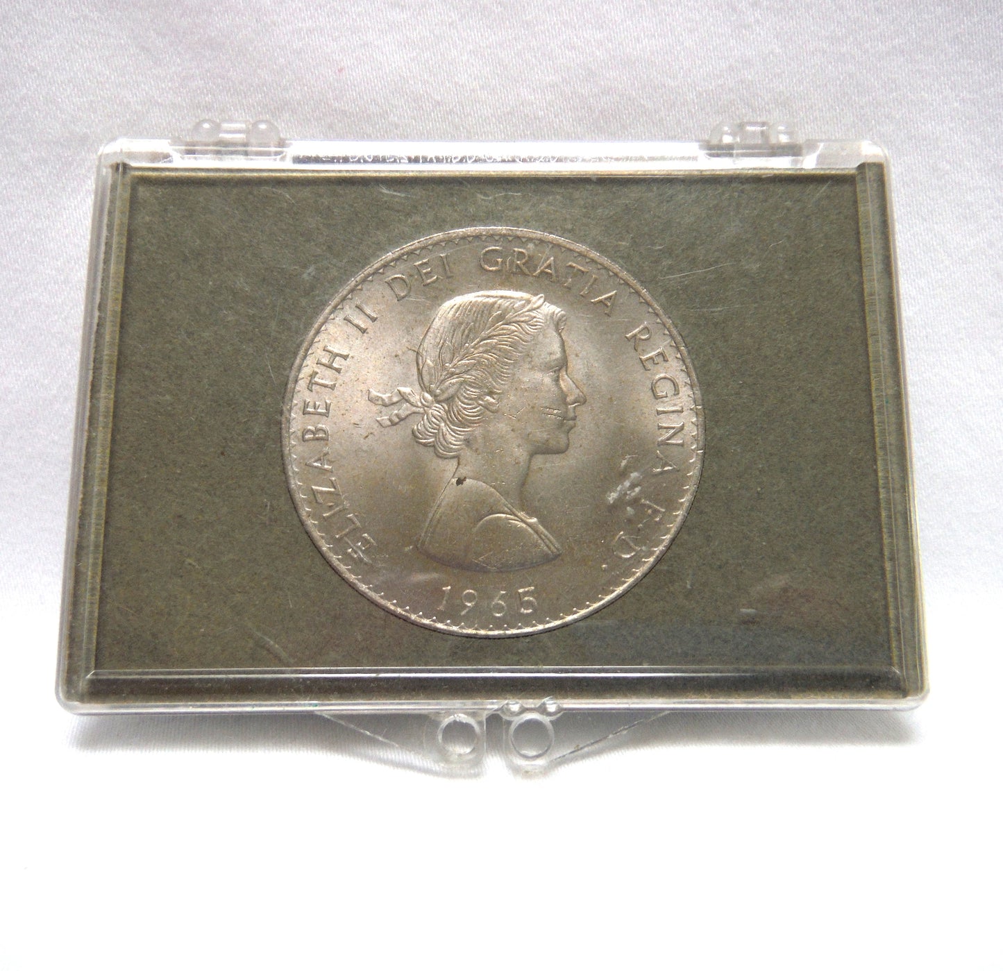 1965 SIR WINSTON CHURCHILL COMMEMORATIVE CROWN COIN (1874 – 1965), in the Ultra Rare Wide Hinged Display Case