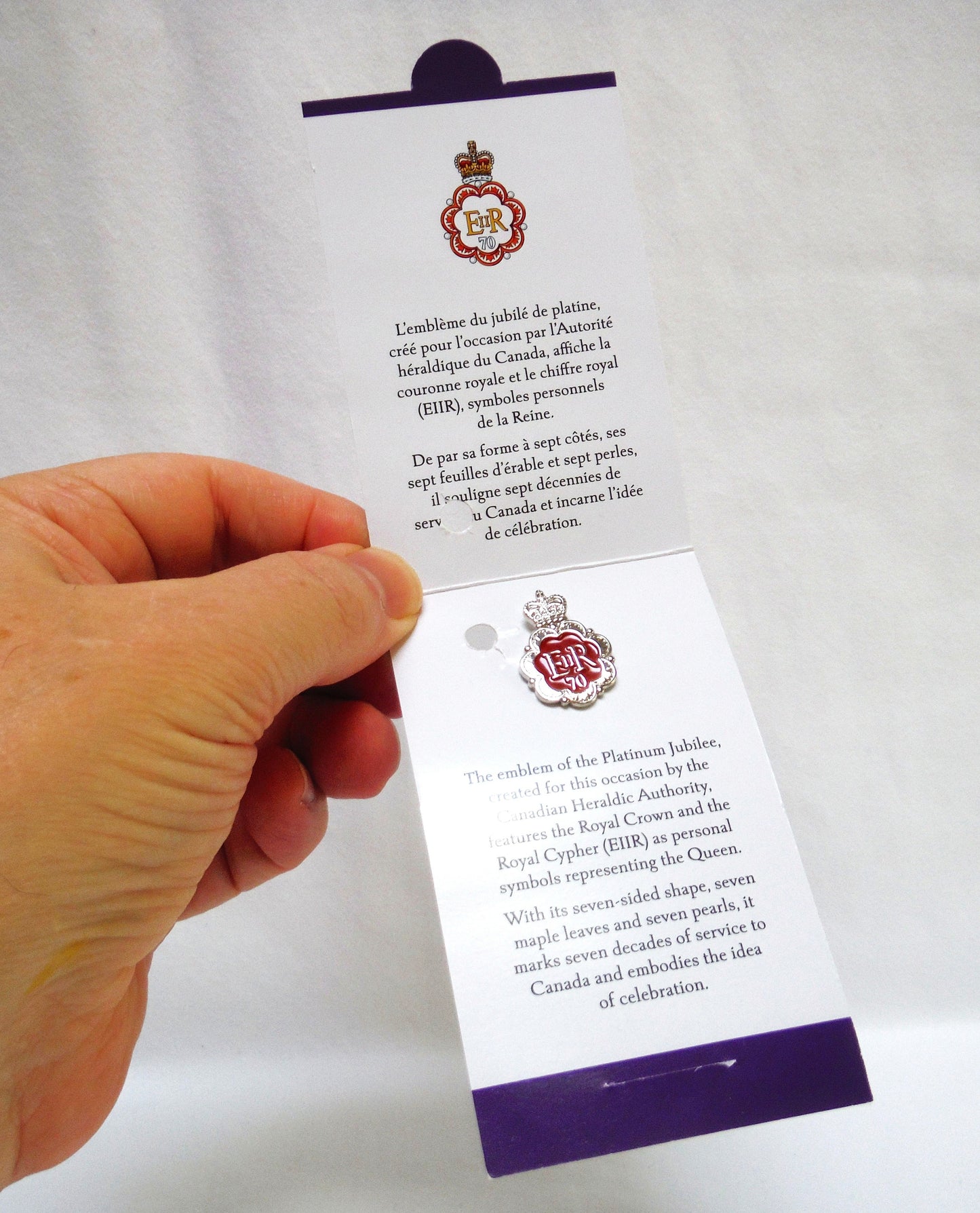 2022 LAPEL PIN of HER MAJESTY QUEEN ELIZABETH II, Platinum Jubilee Celebration as The Longest Reigning Sovereign!