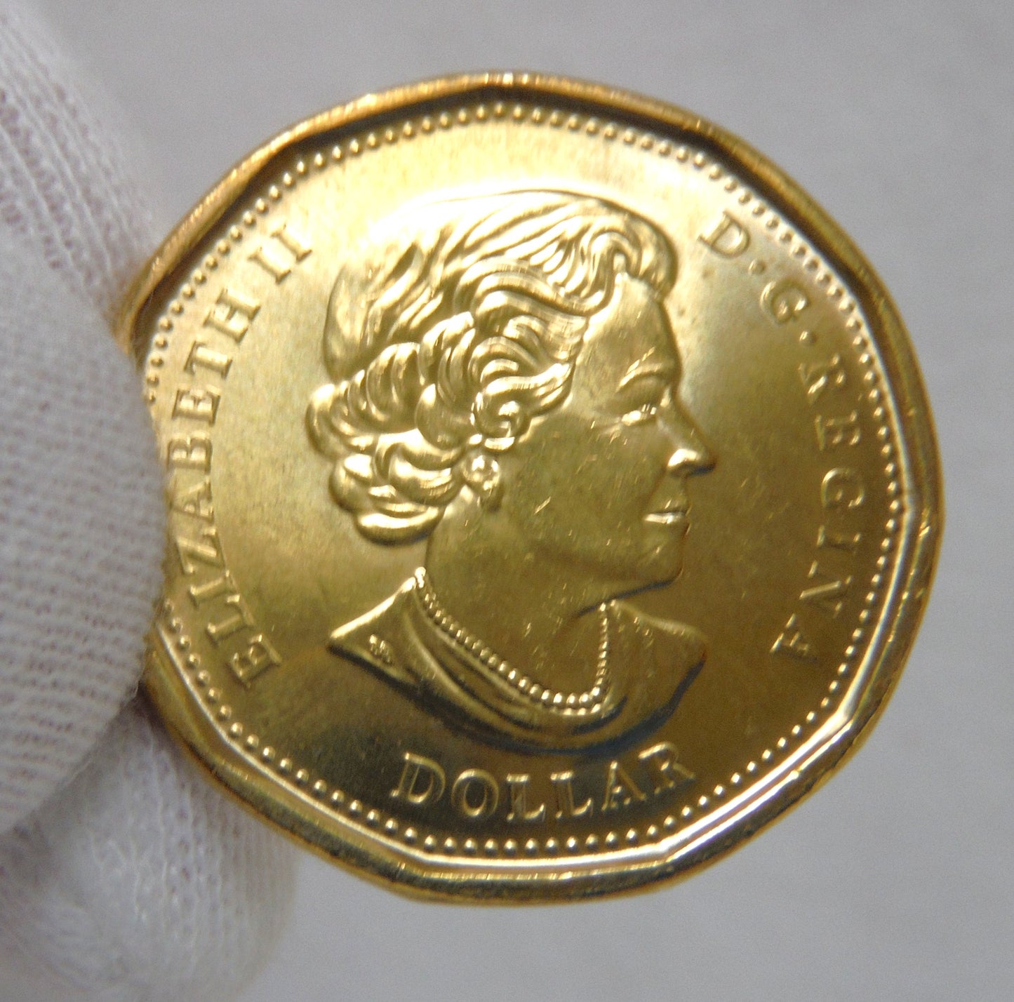 2020 Canadian $1 Loonie 2-COIN-PACKAGE! (Coloured and Non Coloured Coin), Celebrating the 75th Anniversary of the Signing of the UN Charter