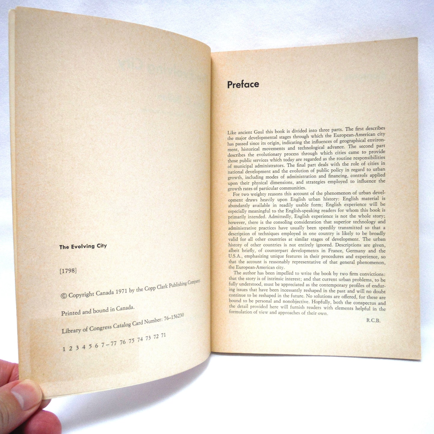THE EVOLVING CITY, by Ruben C. Bellan (1971 1st Ed.)