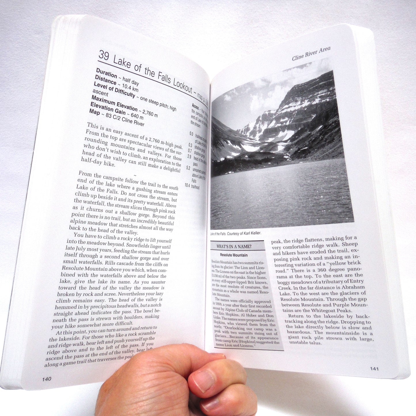 THE DAVID THOMPSON HIGHWAY HIKING GUIDE, by Jane Ross and Daniel Kyba (2009 1st Ed.)