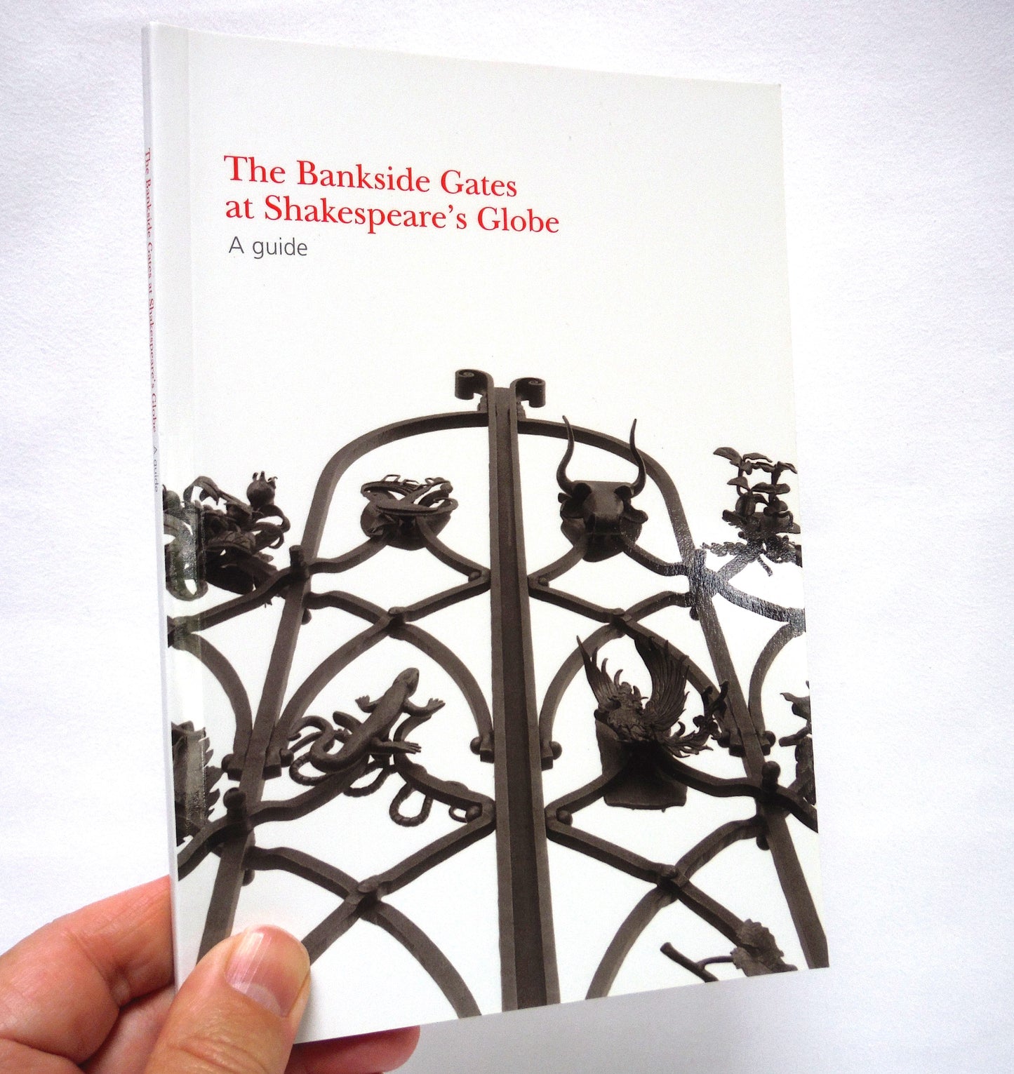 THE BANKSIDE GATES AT SHAKESPEARE'S GLOBE, A Guide by Shakespeare's Globe and FORD (1999 1st Ed.)