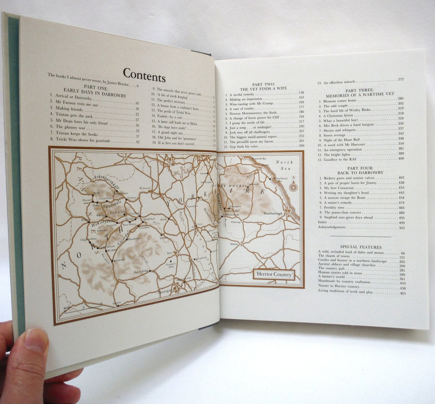 THE BEST OF JAMES HERRIOT: Favourite memories of a Country Vet, by James Herriot (1982 1st Ed.)