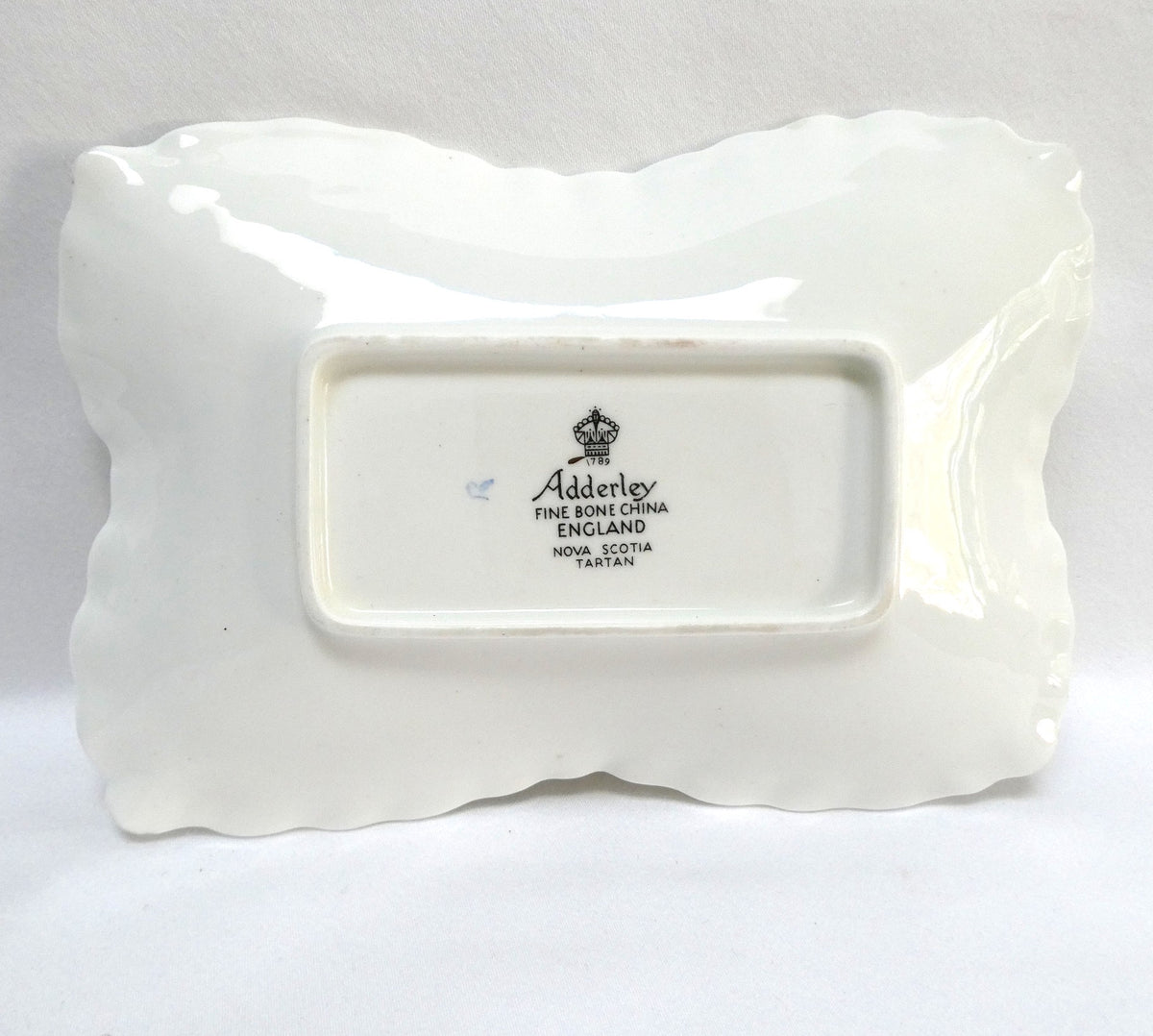 Vintage Fine Bone White China NOVA SCOTIA TARTAN and PROVINCIAL CREST TRINKET TRAY, by Adderley of England