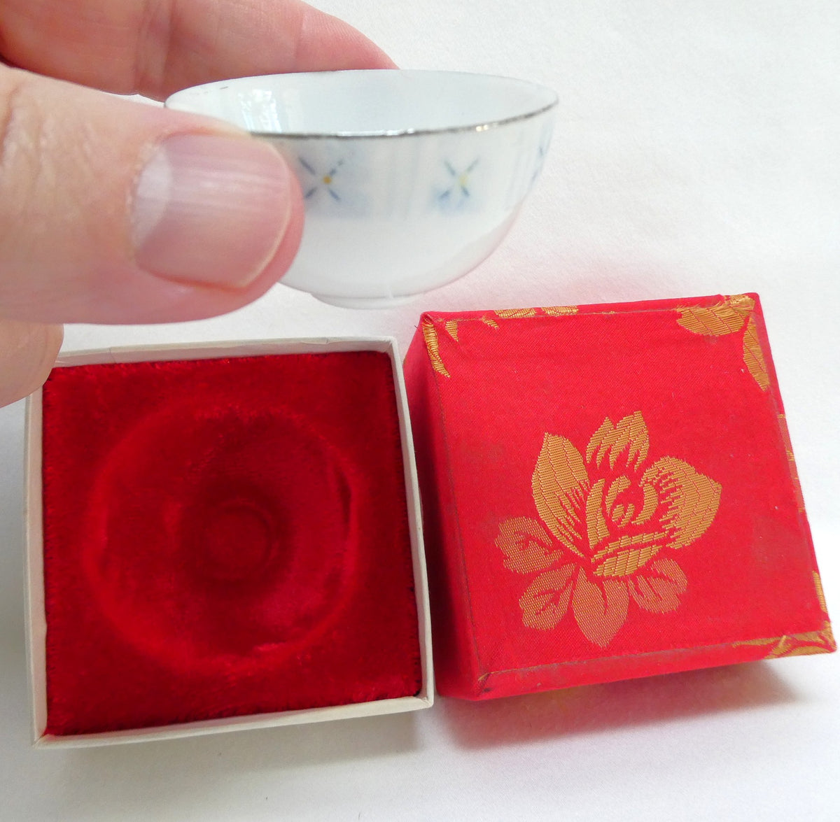1970's Vintage Thin White Porcelain Kung Fu Teacup, Presented in the Original Lidded Red Cloth Gift Box