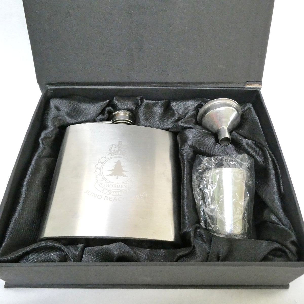 Contemporary Stainless Steel Hip Flask Gift Set: Featuring Laser-Engraved CFB Borden Juno Beach Junior Ranks Military Mess Name and Crest