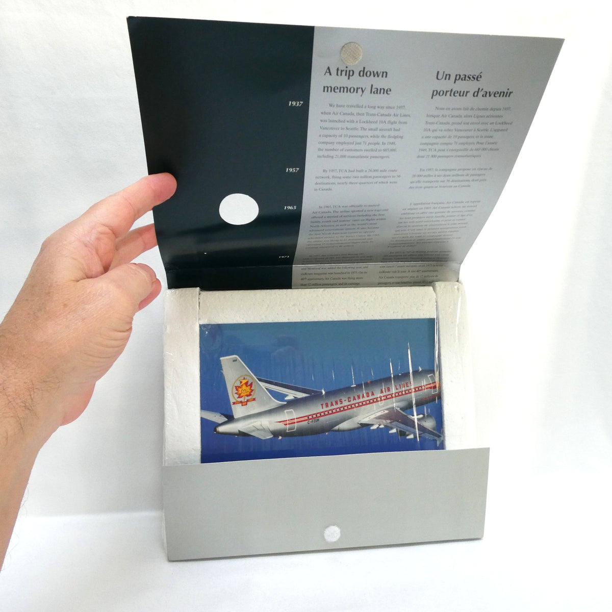 AIR CANADA 60th ANNIVERSARY PLAQUE: Issued in 1997 to celebrate the original 1937 Trans-Canada Air Lines