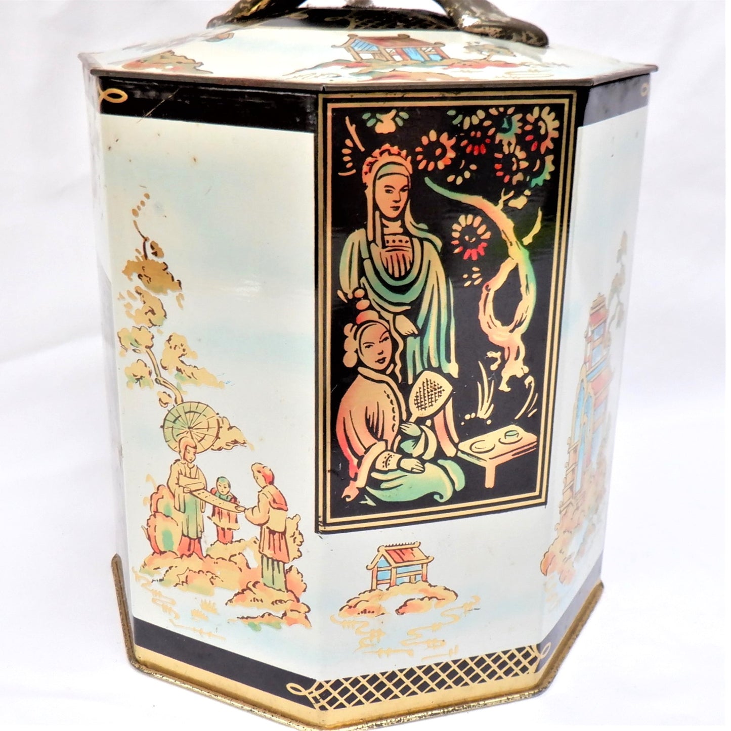 Vintage Tin by PEEK FREAN BISCUITS: 'Oriental Tea Caddy'