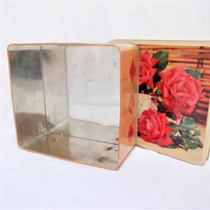 Vintage Tin by Gray Dunn Biscuits of England: 'RED ROSES & SEASHELL'