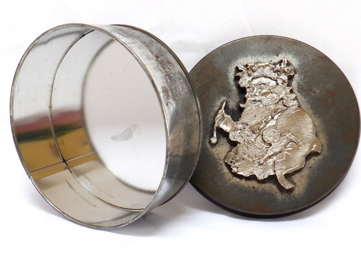 ANTIQUE PEWTER-TOPPED ROUND TIN by Metzke of Tallahassee, Florida: 'CHRISTMAS SANTA-OLD ST. NICK!'