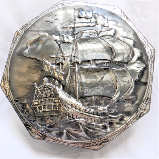 "ONE TALL SHIP" Rare Octagon Hinged-Lid Vintage Tin Container by Victoria Biscuit Company of Holland.