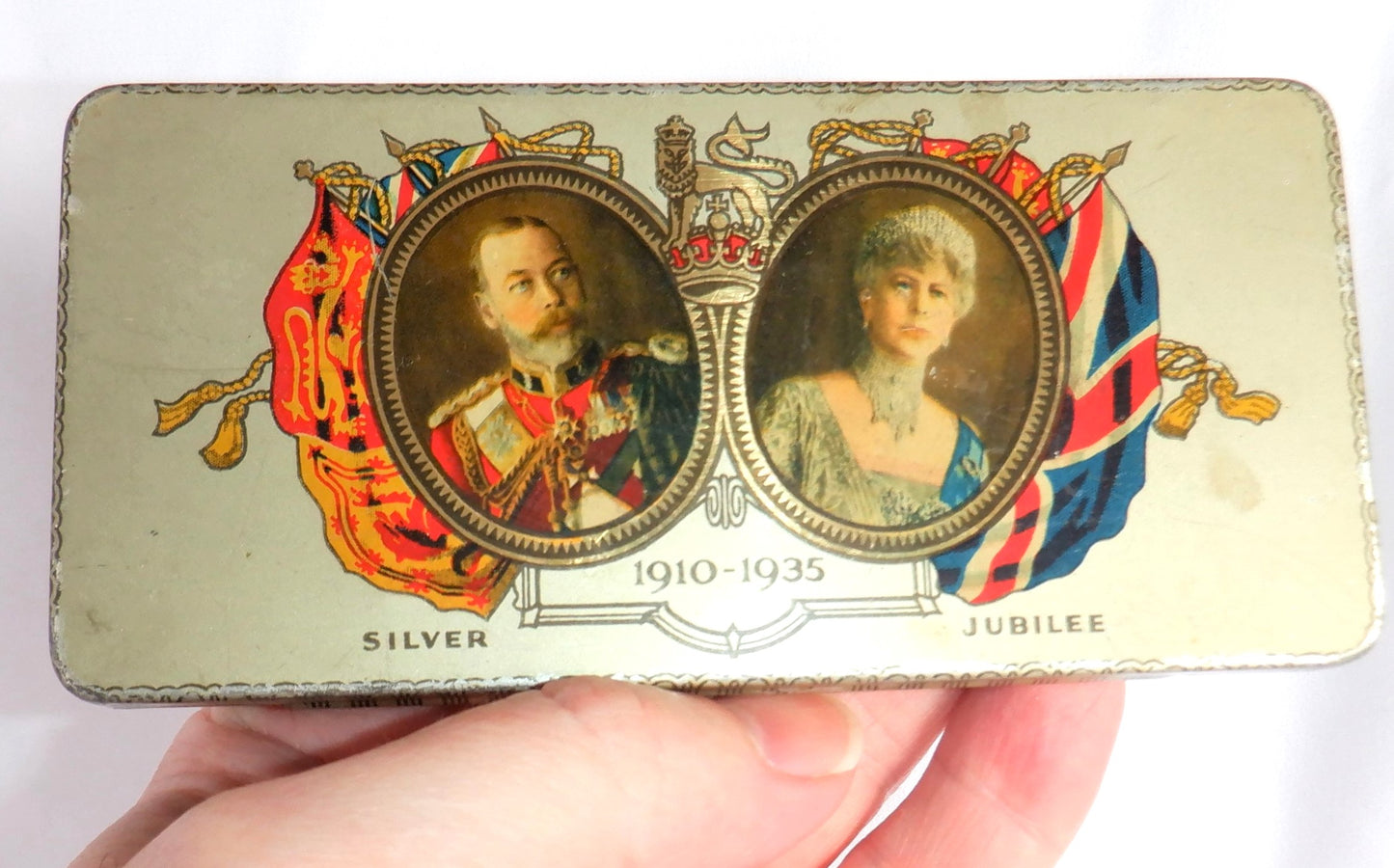 KING GEORGE V 1910-1935 SILVER JUBILEE SOUVENIR ANTIQUE TIN, by Fry-Cadbury of Montreal, CANADA