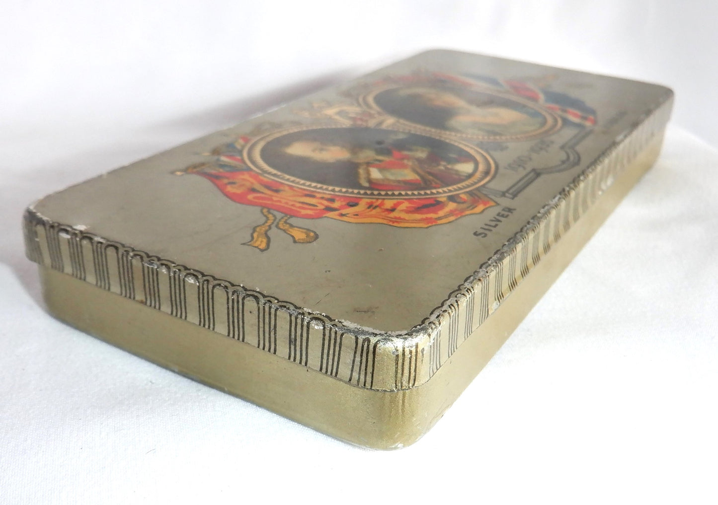 KING GEORGE V 1910-1935 SILVER JUBILEE SOUVENIR ANTIQUE TIN, by Fry-Cadbury of Montreal, CANADA