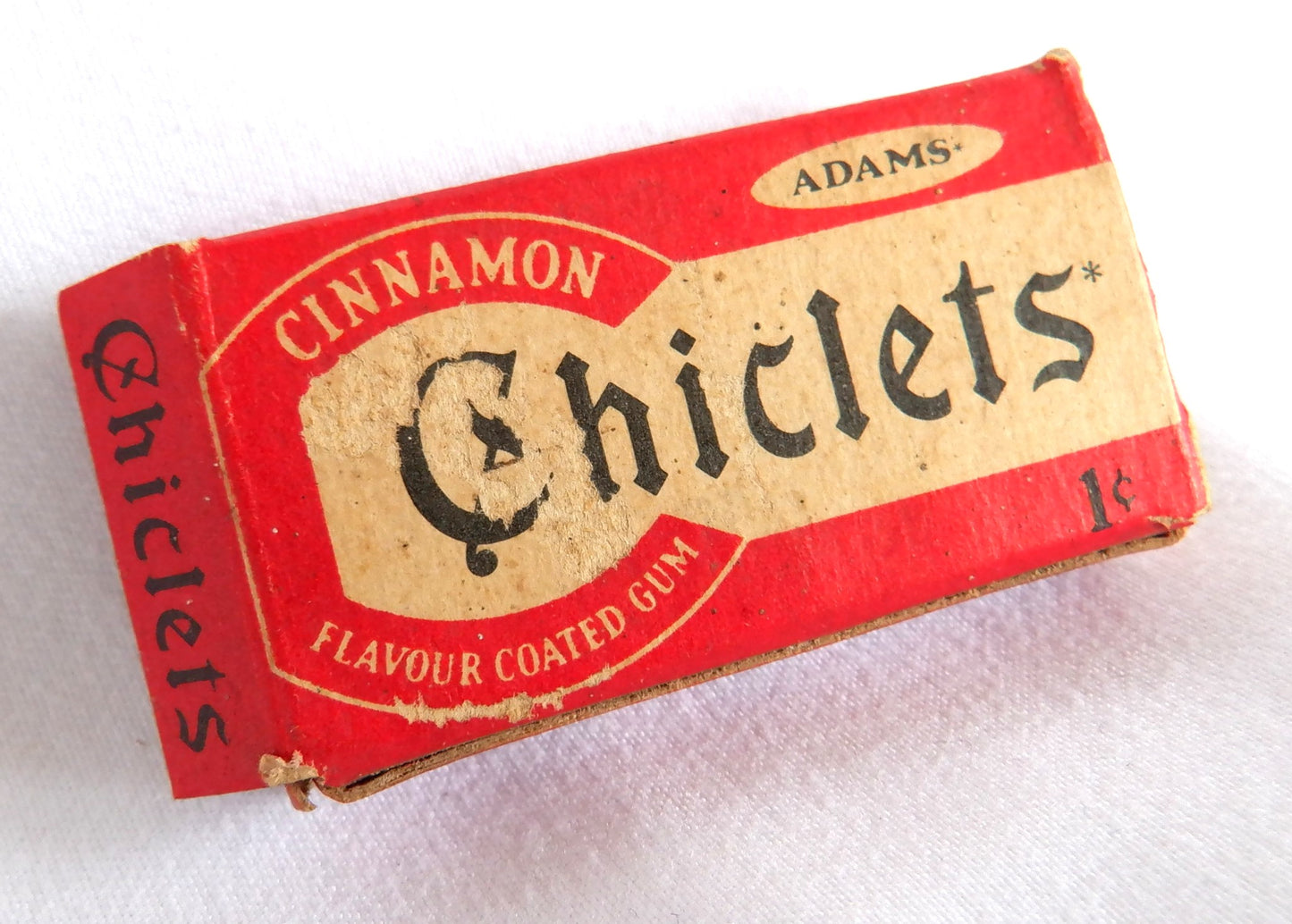 VINTAGE CARDBOARD CHEWING GUM CANDY PACKAGE: Mid-Century CHICLETS Made in Canada!