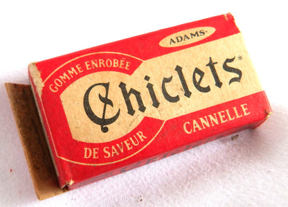 VINTAGE CARDBOARD CHEWING GUM CANDY PACKAGE: Mid-Century CHICLETS Made in Canada!