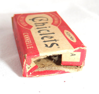 VINTAGE CARDBOARD CHEWING GUM CANDY PACKAGE: Mid-Century CHICLETS Made in Canada!