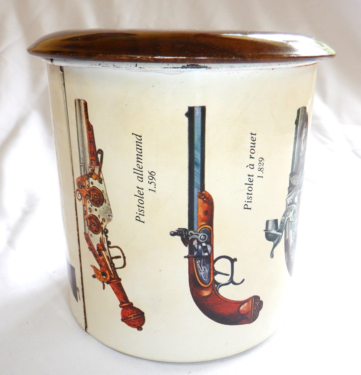 RARE Vintage Tin Can Tobacciana Humidor: 'PISTOLET, THE OLD GUN COLLECTION', MADE IN FRANCE