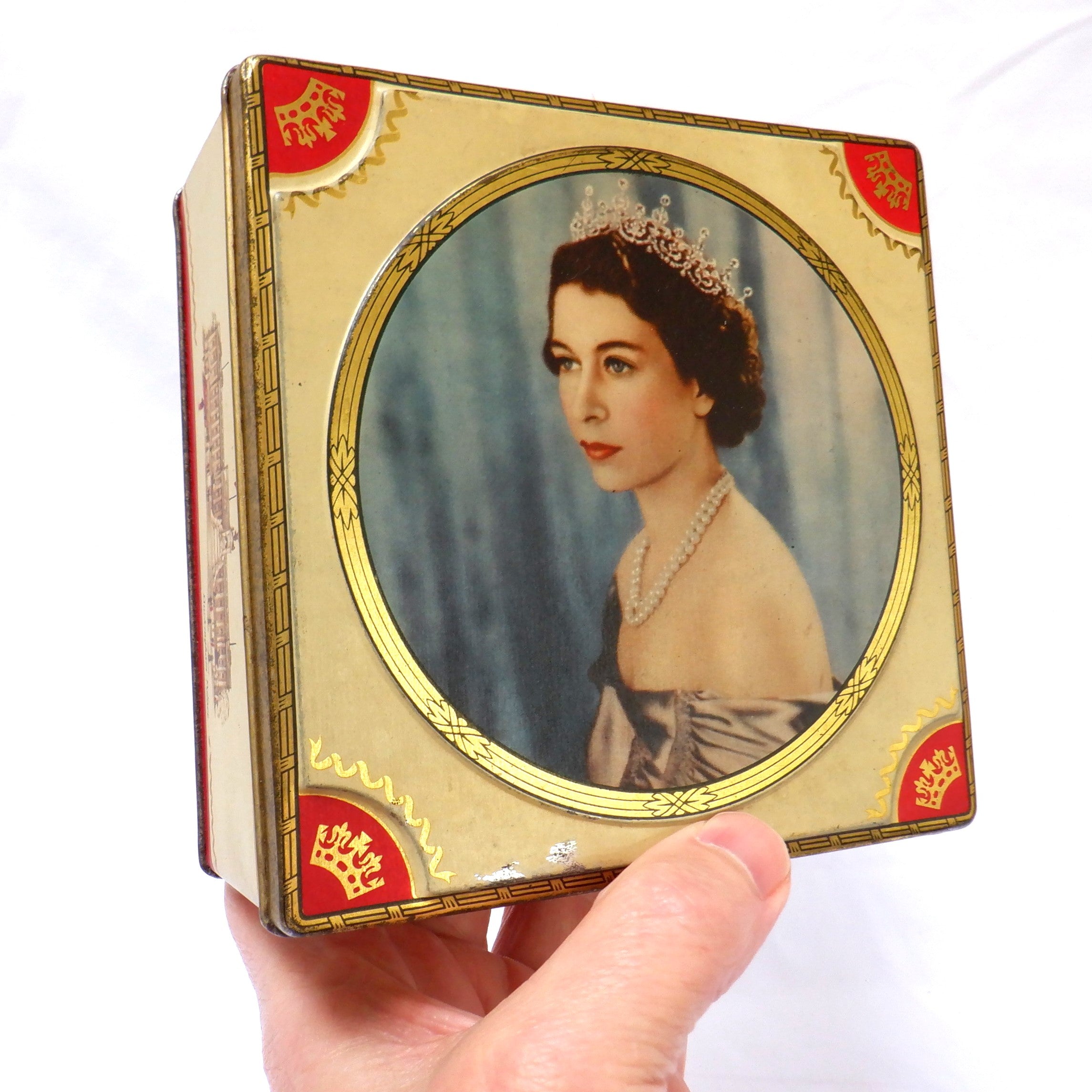 The Late Queen Elizabeth II Vintage Brooke buy Bond Royal Coronation Souvenir Tin 1953