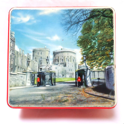 HRM's QUEEN ELIZABETH II WINDSOR CASTLE, Vintage Tin by Huntley & Palmer Biscuits #2