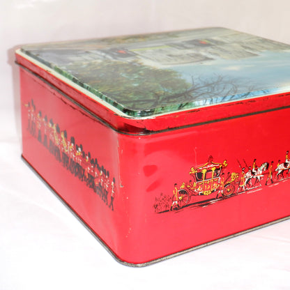 HRM's QUEEN ELIZABETH II WINDSOR CASTLE, Vintage Tin by Huntley & Palmer Biscuits #2