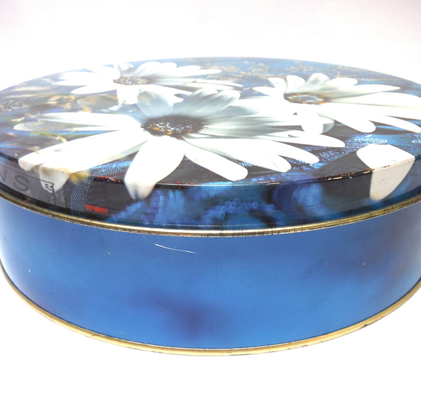 VINTAGE LARGE ROUND BISCUIT CAKE TIN: 'Three White Flowers in a Field of Wheat'