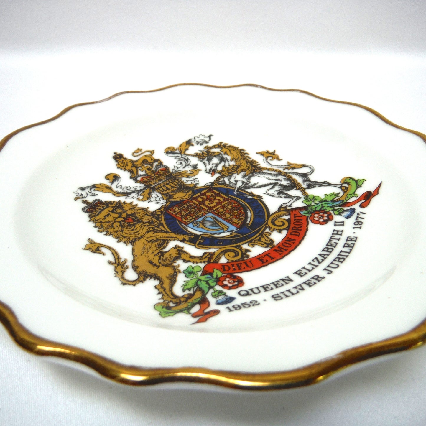 H.M. QUEEN ELIZABETH II 1977 ROYAL STAFFORD TRINKET TRAY: 1952-1977 Silver Jubilee Celebration