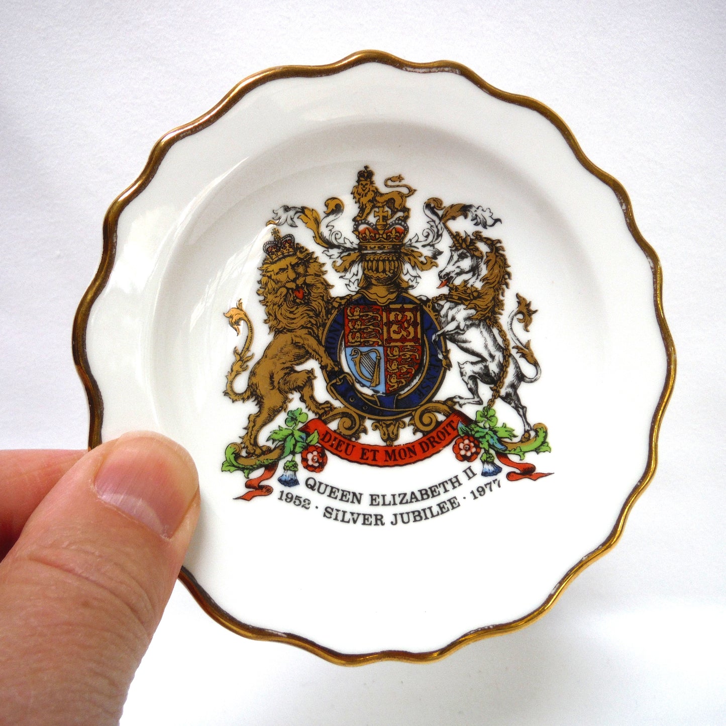 H.M. QUEEN ELIZABETH II 1977 ROYAL STAFFORD TRINKET TRAY: 1952-1977 Silver Jubilee Celebration