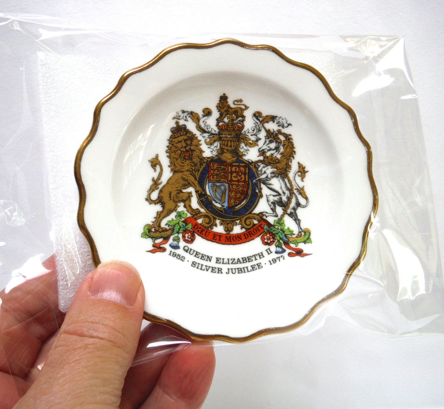 H.M. QUEEN ELIZABETH II 1977 ROYAL STAFFORD TRINKET TRAY: 1952-1977 Silver Jubilee Celebration
