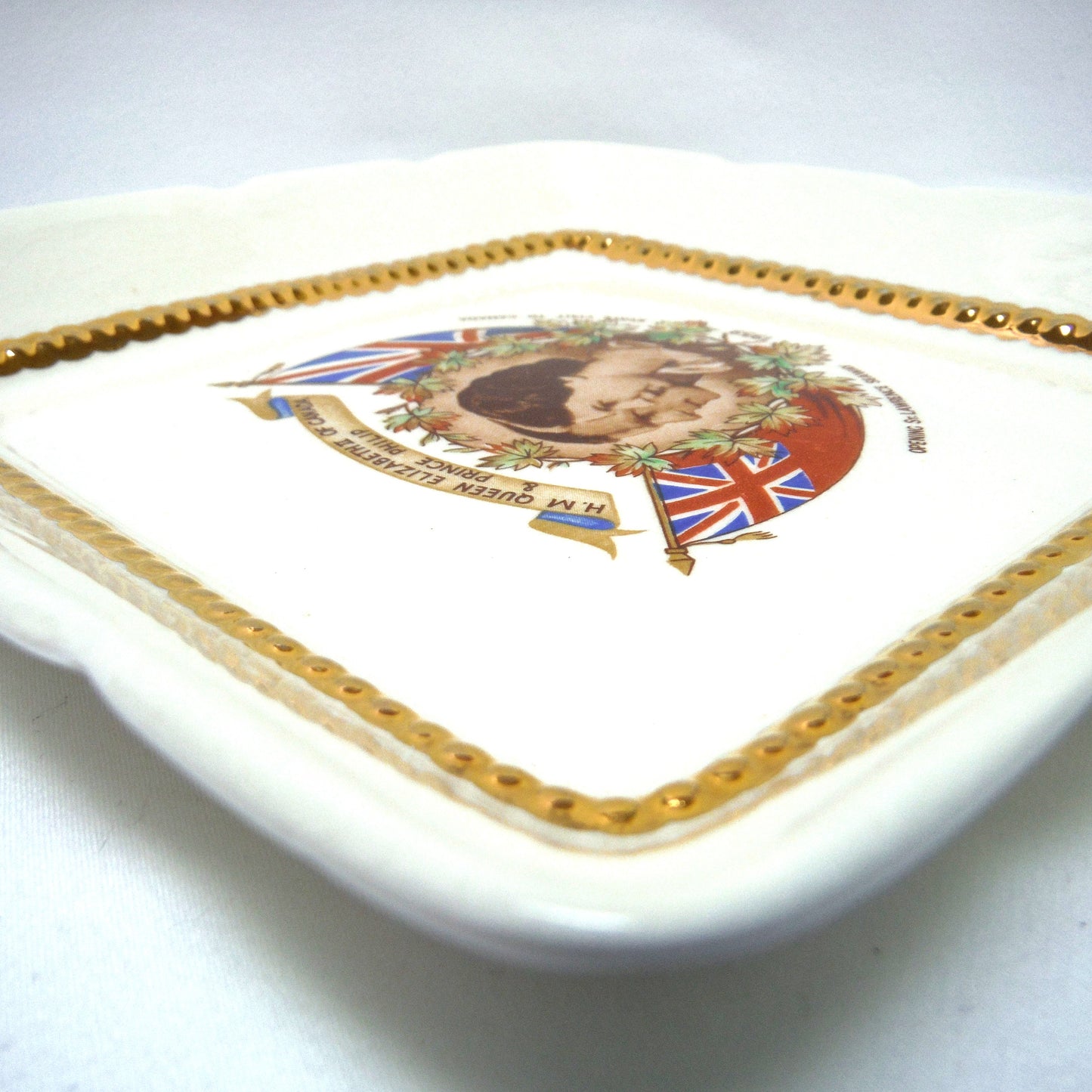H.M. QUEEN ELIZABETH II and PRINCE PHILIP 1959 SQUARE PORTRAIT SOUVENIR TRAY: Celebration of The St. Lawrence Seaway Opening and State Visit To Canada