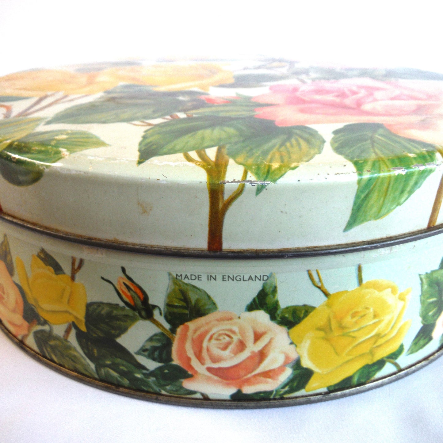 Large Round Vintage PINK & YELLOW ROSE BISCUIT TIN, by Huntley & Palmers of London, England